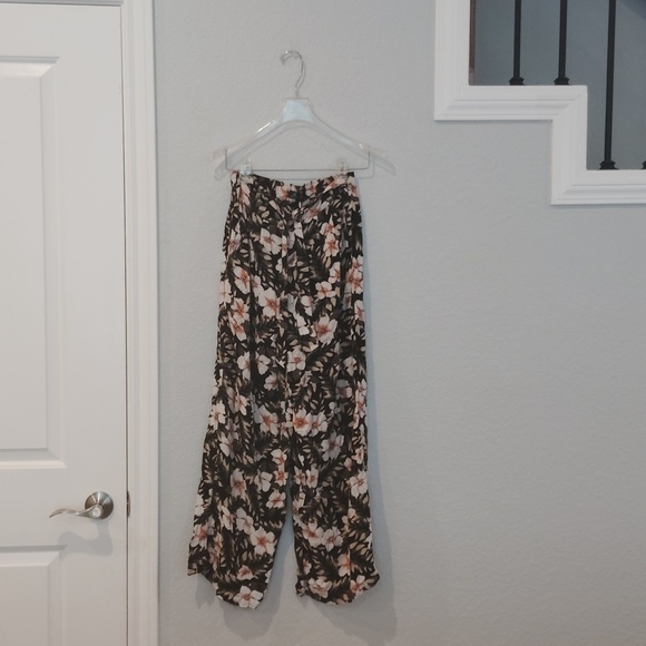 VOLCOM 2-pc Floral Jumpsuit - Picture 5 of 7